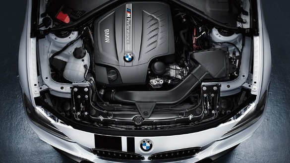 BMW M PERFORMANCE.