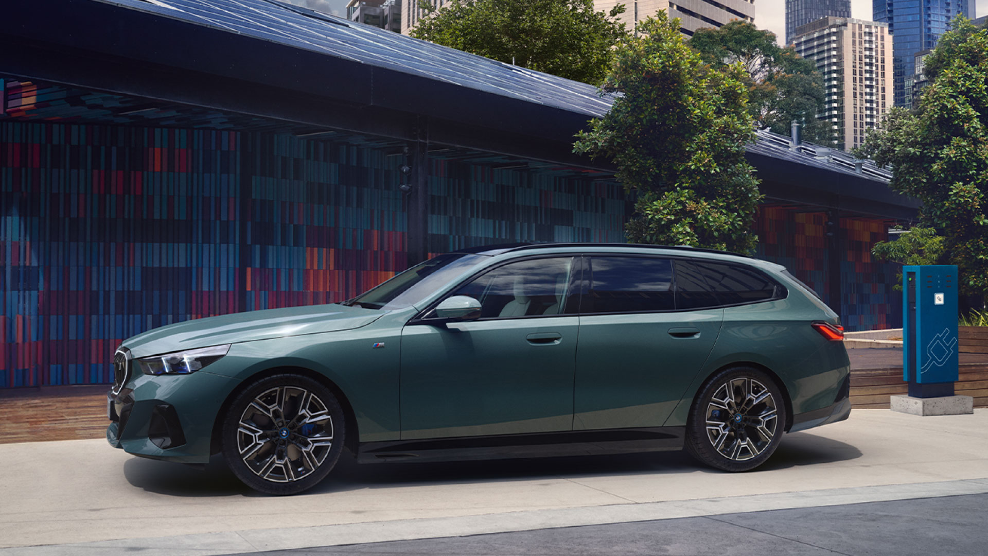 BMW i5 xDrive Touring - jetzt bei der mobilforum GmbH