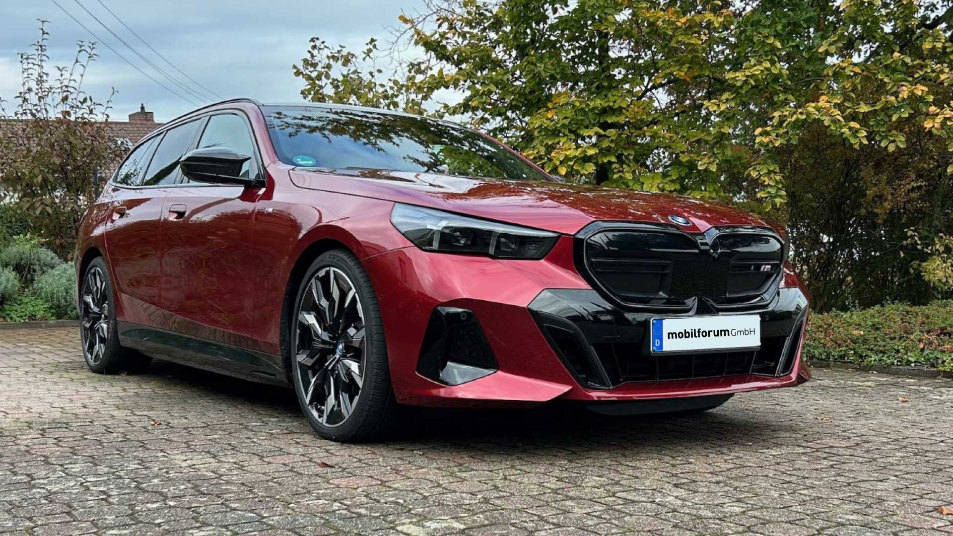 BMW i5 xDrive Touring - jetzt bei der mobilforum GmbH